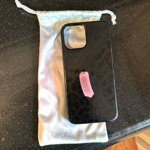 LOOPY iPhone 12 Pro black cheetah case